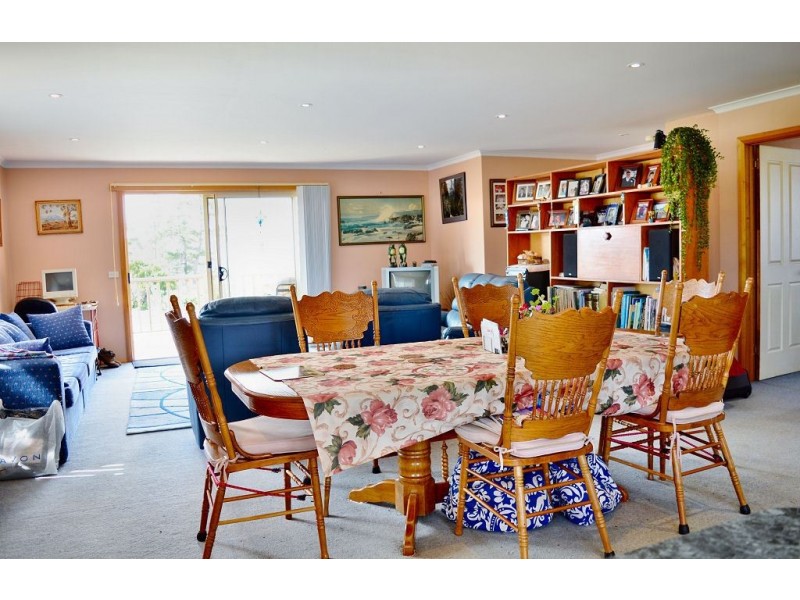 8 Sunny View Avenue, Swansea TAS 7190