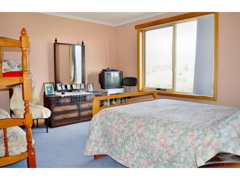 8 Sunny View Avenue, Swansea TAS 7190