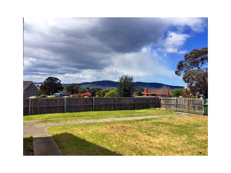 13 Duntroon Drive, Rokeby TAS 7019