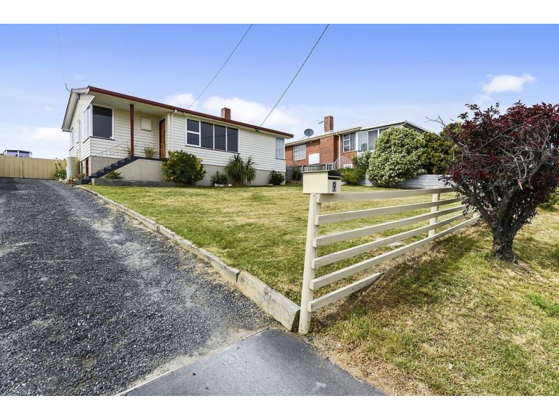 9 Centenary Crescent, Claremont TAS 7011