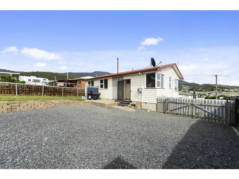 9 Centenary Crescent, Claremont TAS 7011