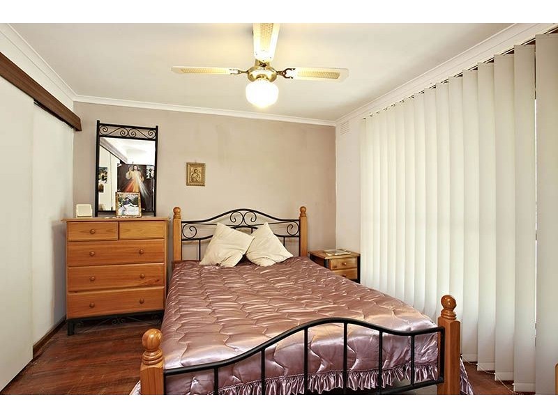 10 Cuthbert Drive, Mill Park VIC 3082