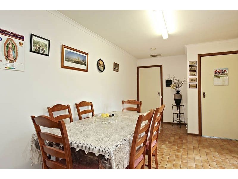 10 Cuthbert Drive, Mill Park VIC 3082