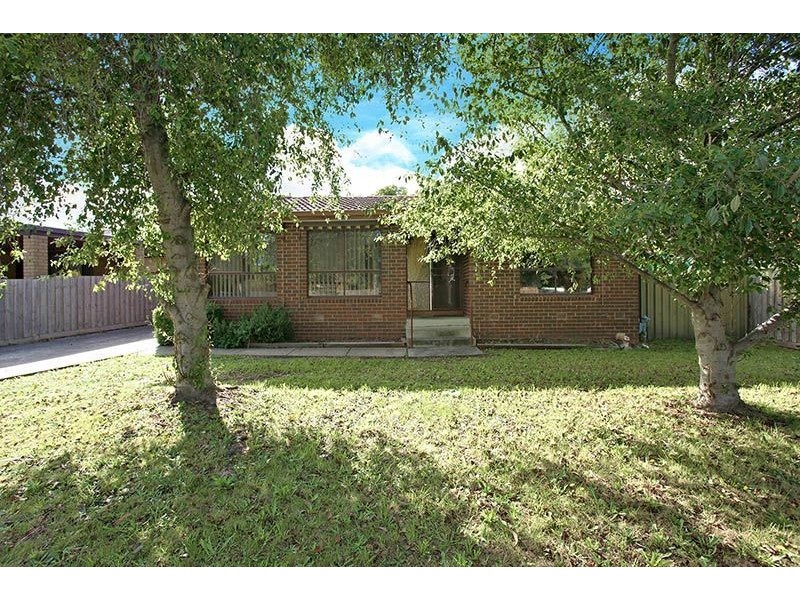 10 Cuthbert Drive, Mill Park VIC 3082