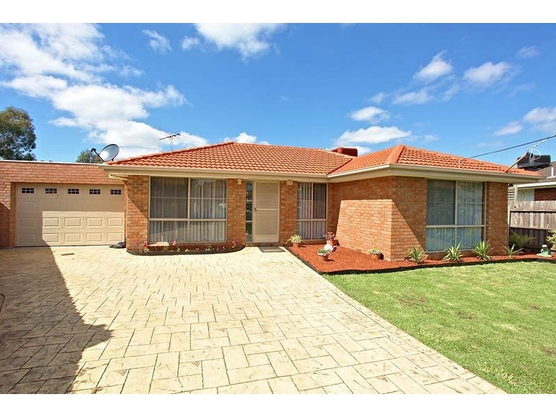 11 Langvale Court, Mill Park VIC 3082
