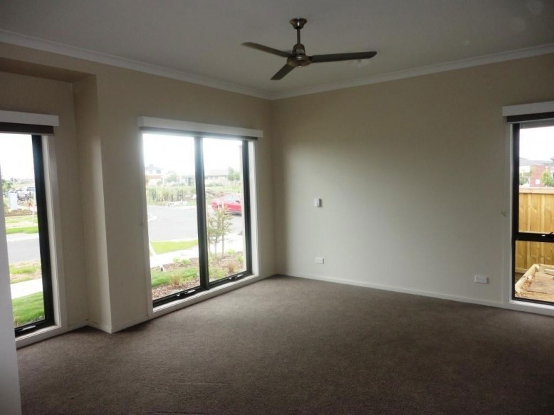 1 Absinthe Place, Epping VIC 3076