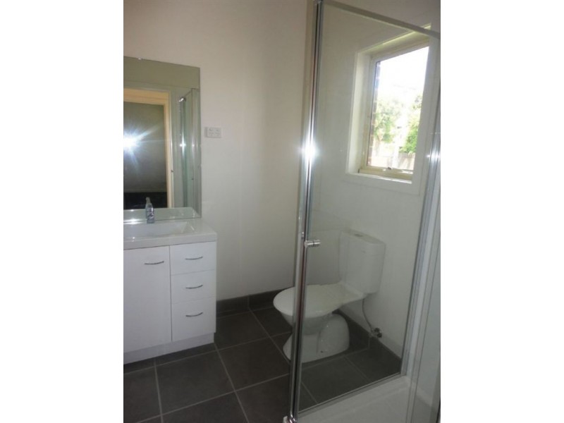 3/2 Lloyd Avenue, Epping VIC 3076