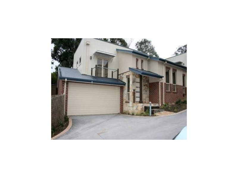 2/171 St  Helena Road, Greensborough VIC 3088