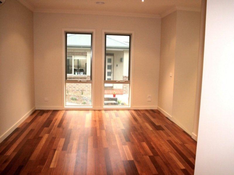 2/171 St  Helena Road, Greensborough VIC 3088