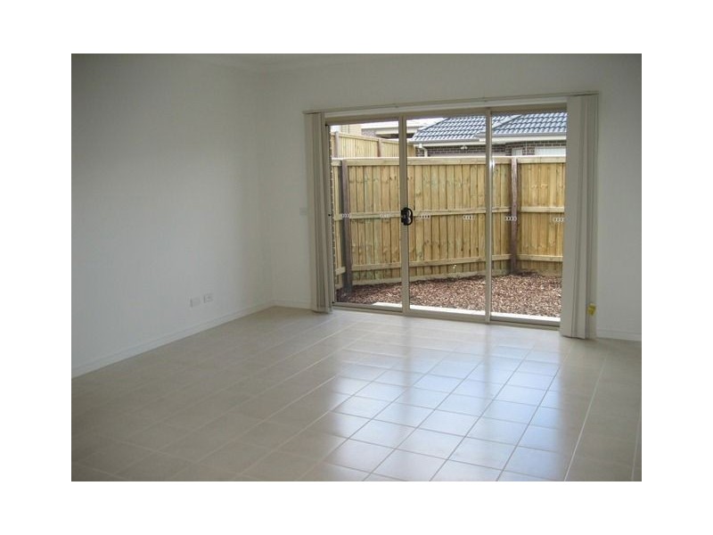 1/26 Methven Avenue, South Morang VIC 3752