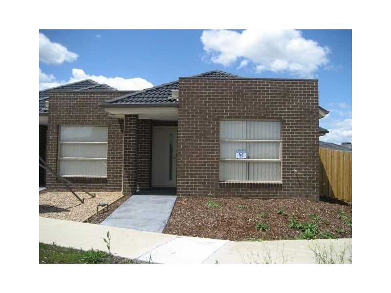 2/26 Methven Avenue, South Morang VIC 3752