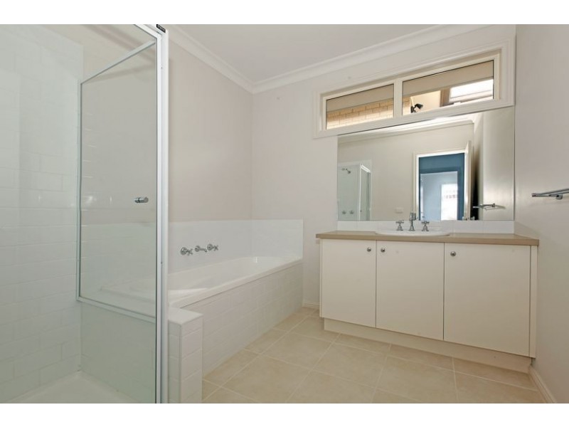 44 Macknight Wynd, Doreen VIC 3754