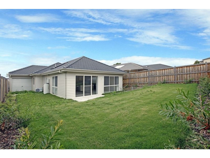 44 Macknight Wynd, Doreen VIC 3754