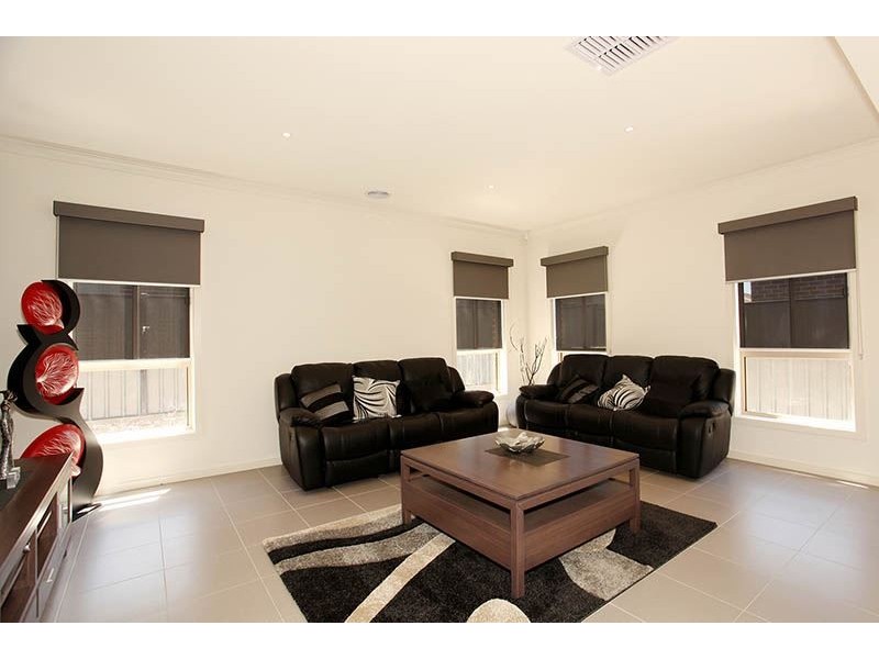 8 Emden Road, Wollert VIC 3750