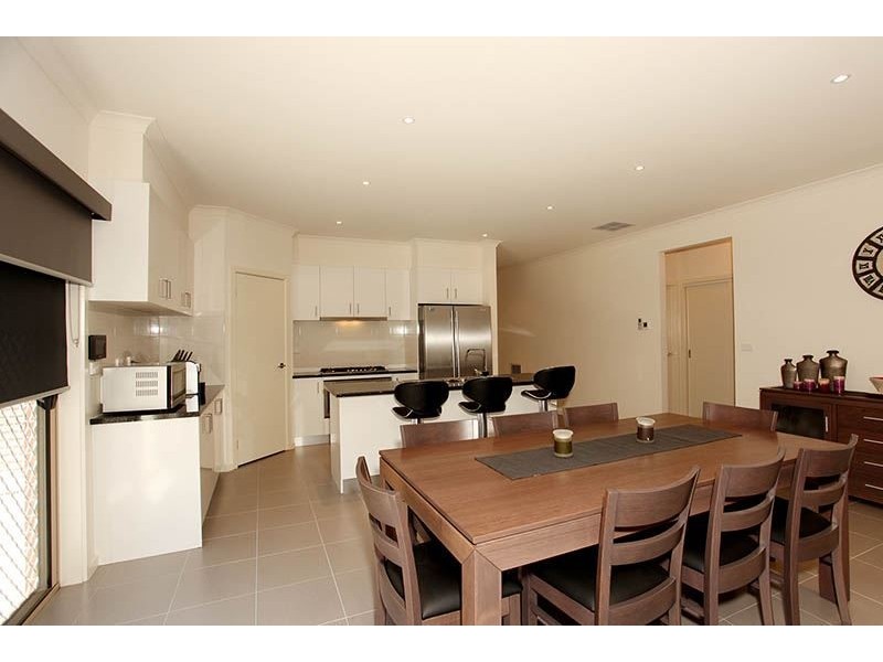 8 Emden Road, Wollert VIC 3750