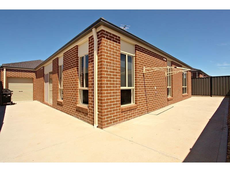 8 Emden Road, Wollert VIC 3750