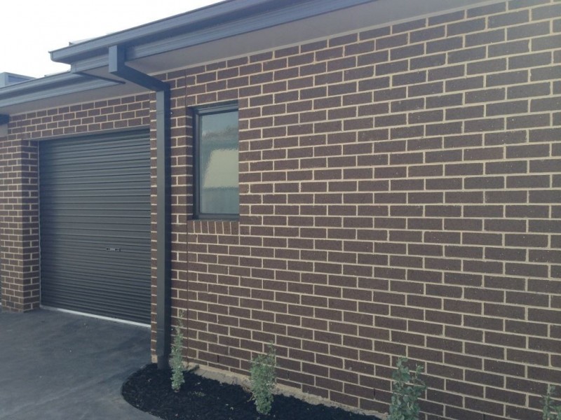 2/27 Travers Street, Thomastown VIC 3074