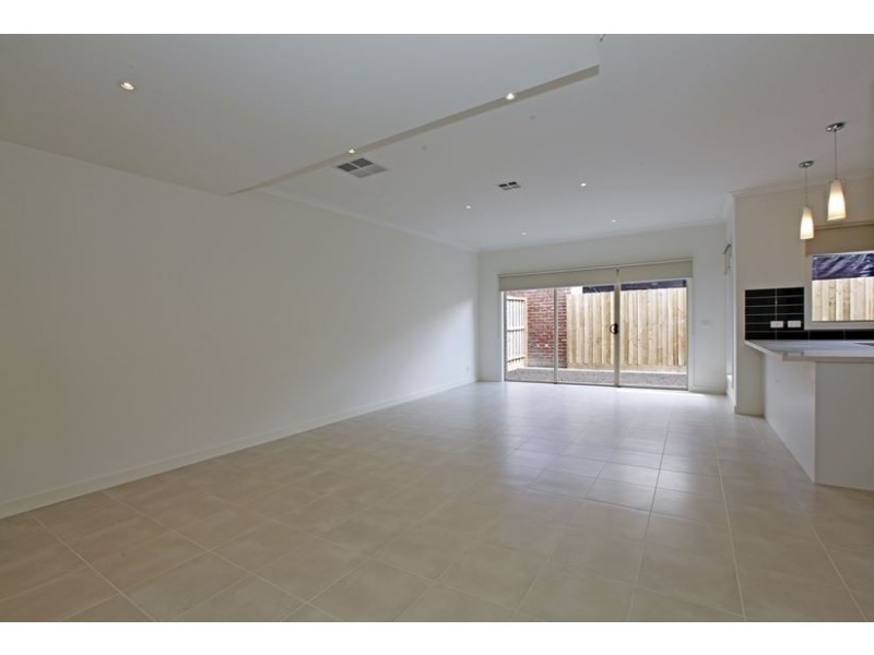 10 Winchester Avenue, Epping VIC 3076