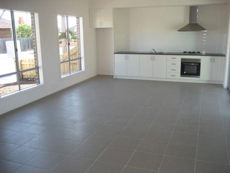 3/2 Hamilton Court, Lalor VIC 3075