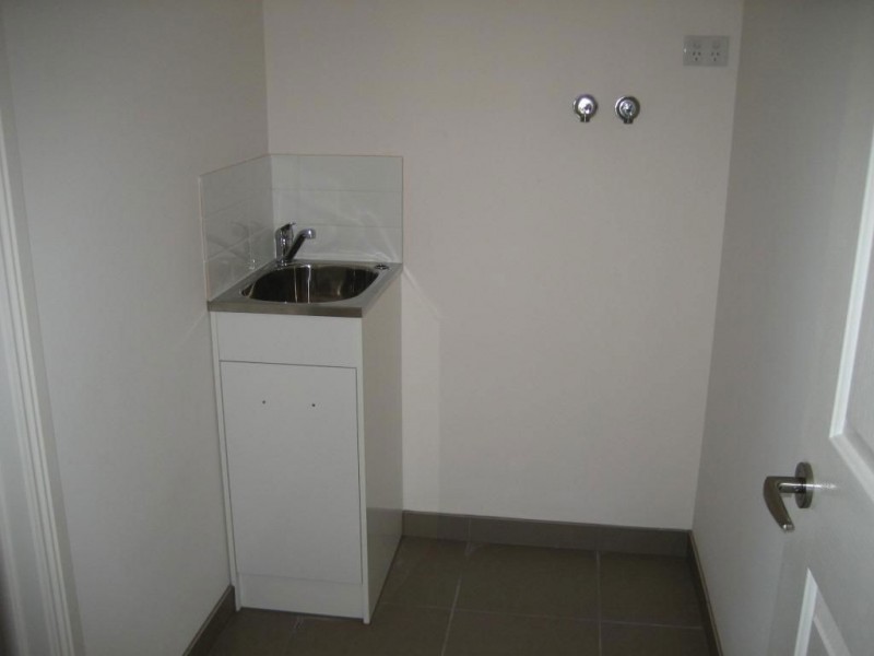 3/2 Hamilton Court, Lalor VIC 3075