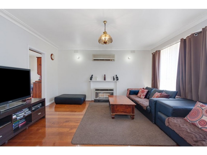 5 Miranda Road, Reservoir VIC 3073