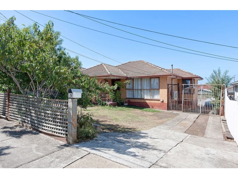 5 Miranda Road, Reservoir VIC 3073