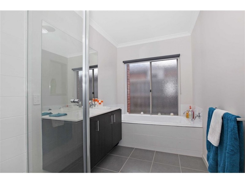 15 Encounter Place, Epping VIC 3076