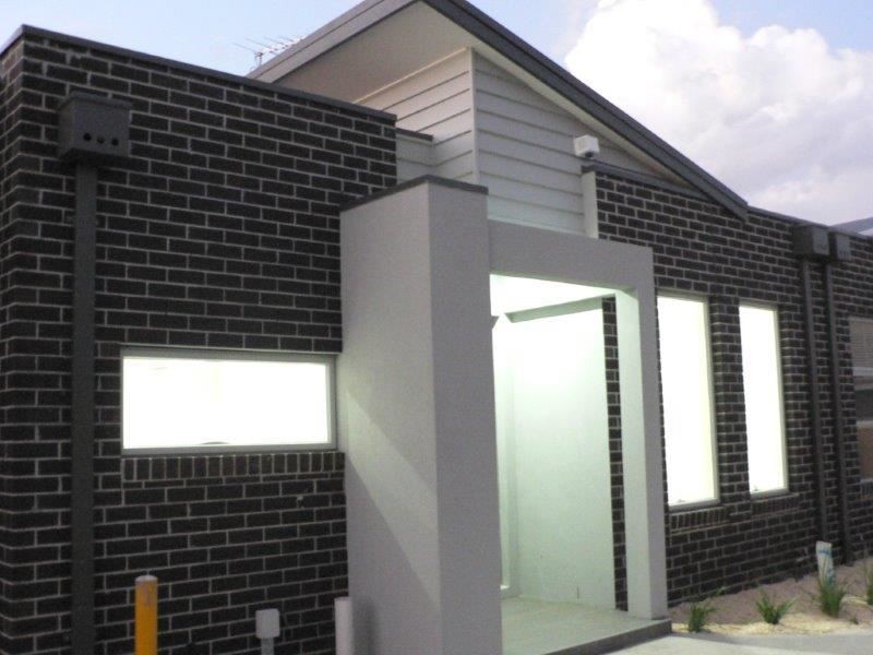 2/200R Mosaic Drive, Lalor VIC 3075