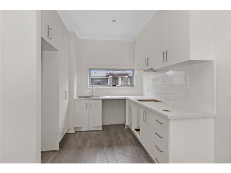 2/200R Mosaic Drive, Lalor VIC 3075
