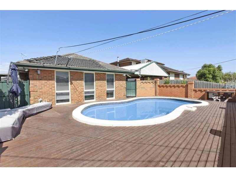 18 Wodonga Crescent, Thomastown VIC 3074