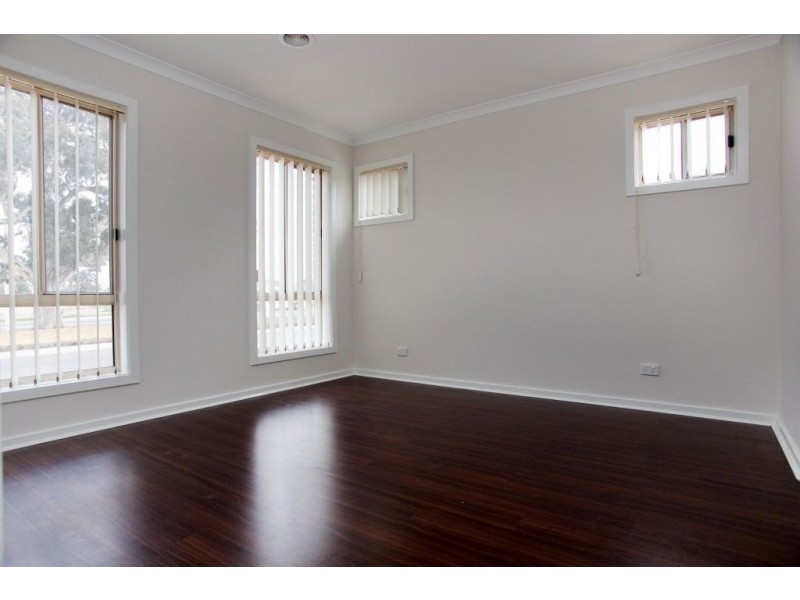 563 The Lakes Boulevard, South Morang VIC 3752