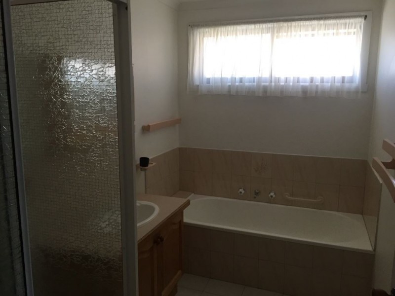 2/38 Moorhead Drive, Mill Park VIC 3082