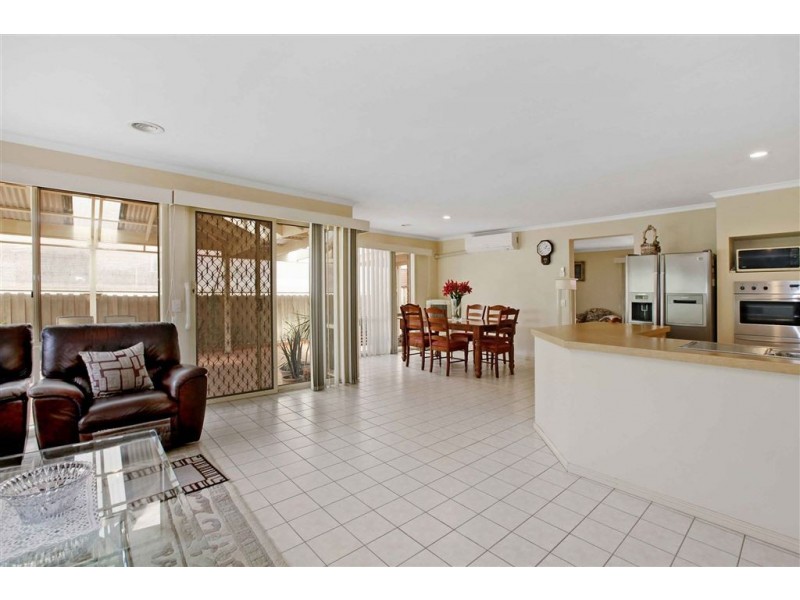 16 Sorrento Place, Epping VIC 3076
