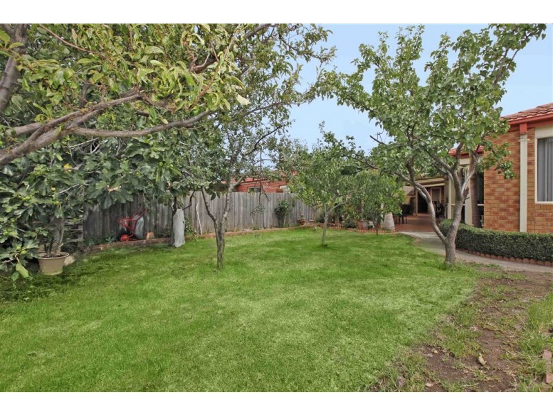 16 Sorrento Place, Epping VIC 3076