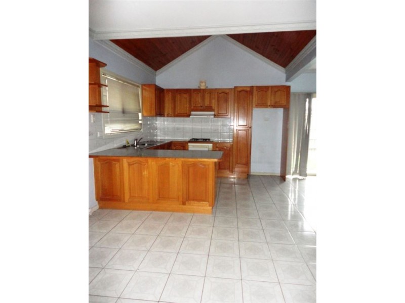 2/27 Mossman Crescent, Lalor VIC 3075