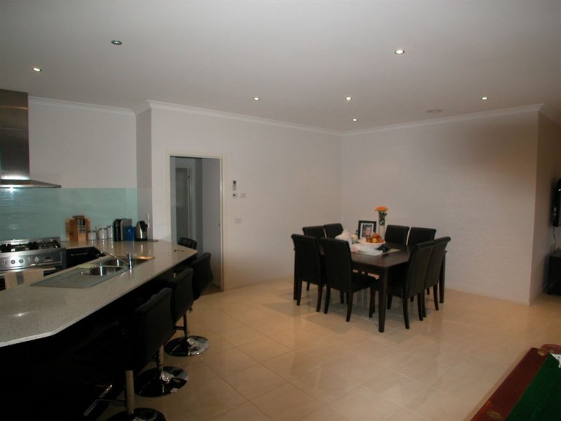 90 Hawkstowe Parade, South Morang VIC 3752