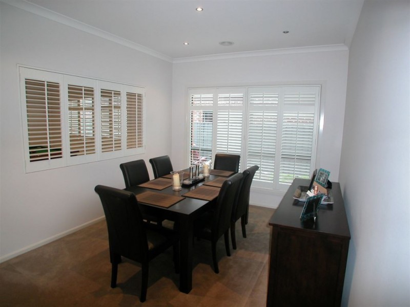 90 Hawkstowe Parade, South Morang VIC 3752