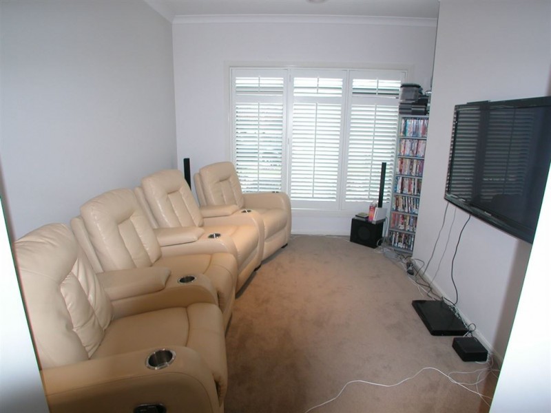 90 Hawkstowe Parade, South Morang VIC 3752