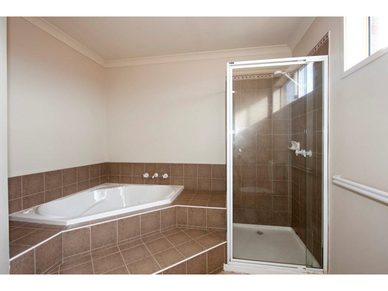 8 Robusta Avenue, Bundoora VIC 3083