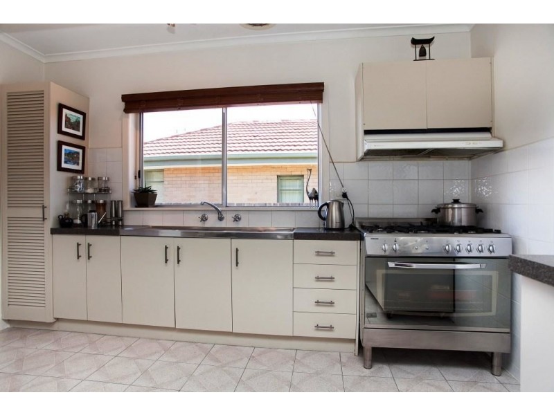 1/104 Alexander Avenue, Thomastown VIC 3074