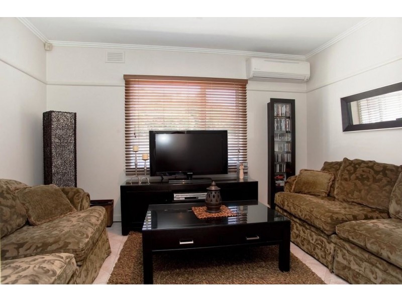 1/104 Alexander Avenue, Thomastown VIC 3074