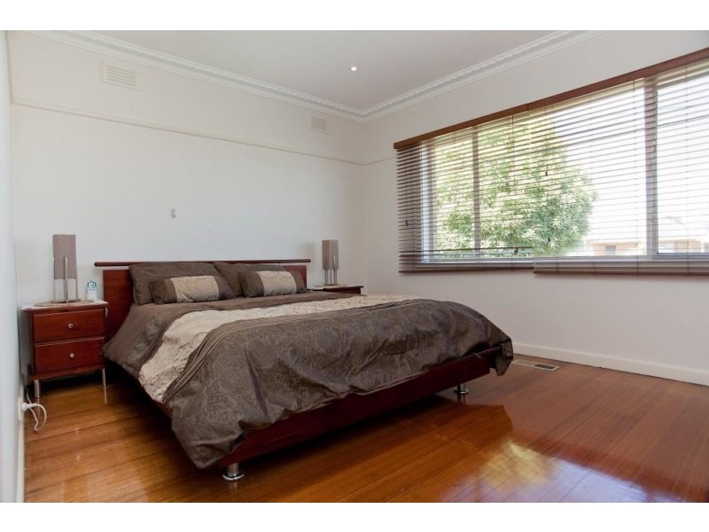 1/104 Alexander Avenue, Thomastown VIC 3074