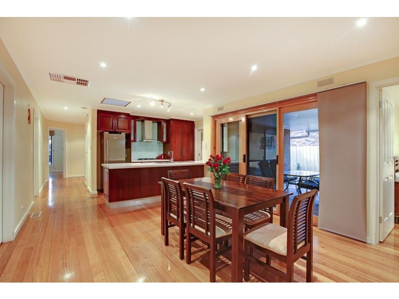 23 Streeton Circuit, Mill Park VIC 3082