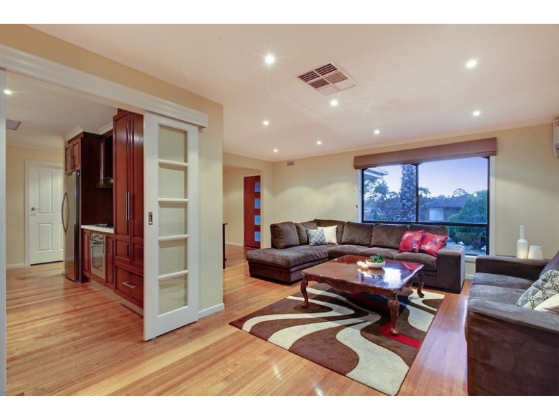 23 Streeton Circuit, Mill Park VIC 3082