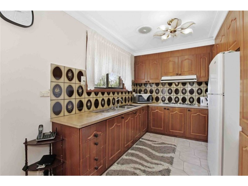 11 Lockwood Grove, Thomastown VIC 3074