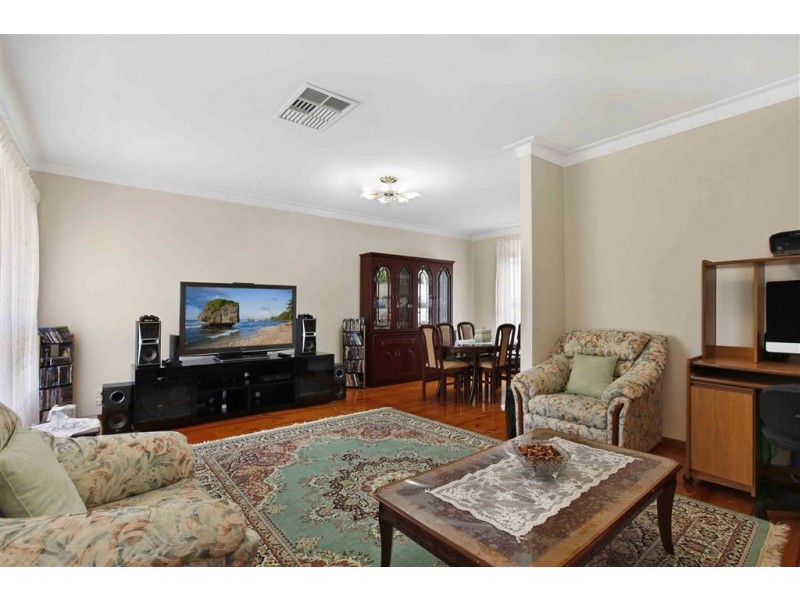 11 Lockwood Grove, Thomastown VIC 3074