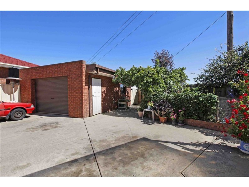 11 Lockwood Grove, Thomastown VIC 3074