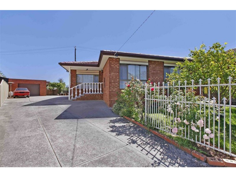 11 Lockwood Grove, Thomastown VIC 3074