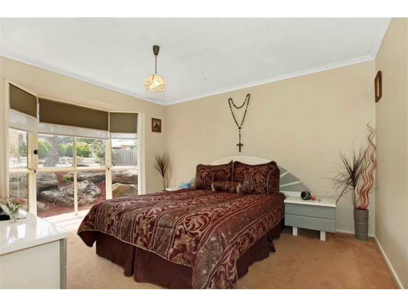 4 Wilton Court, South Morang VIC 3752