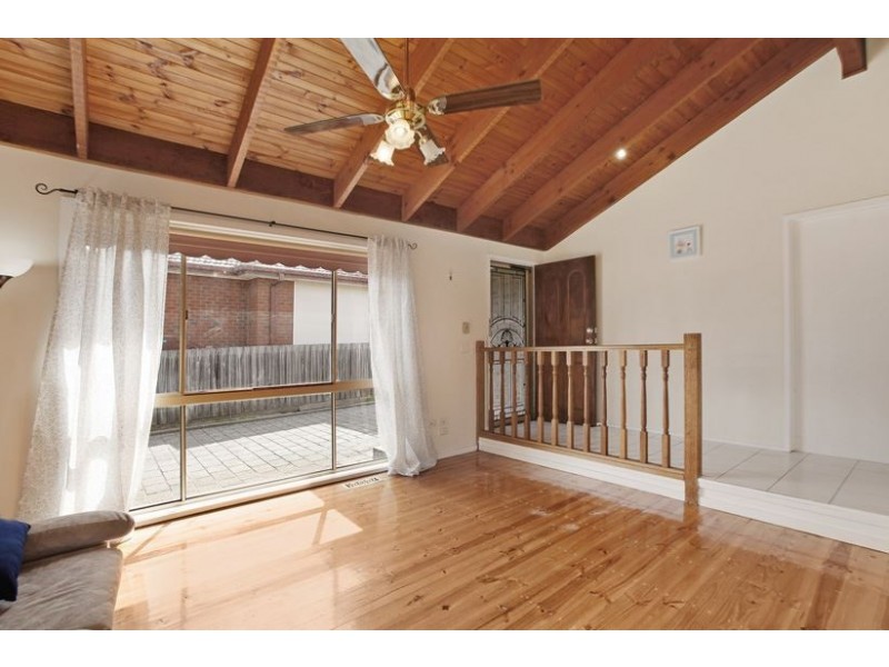 1/30 Appletree Drive, Mill Park VIC 3082